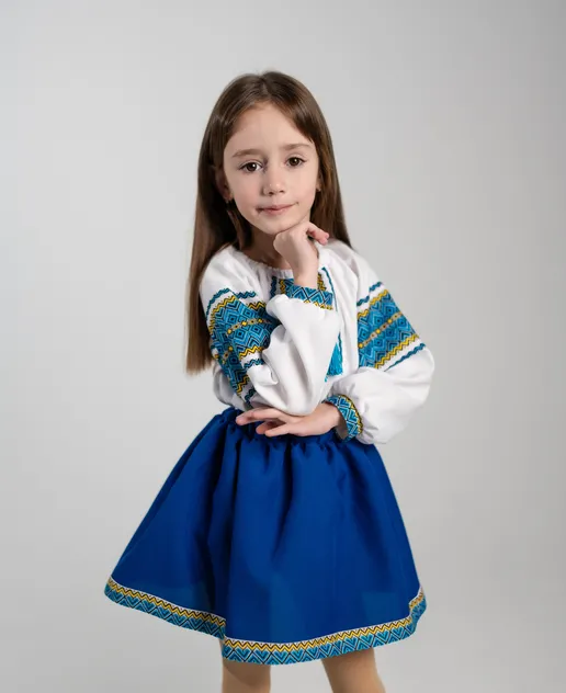 Вишиті костюми для дівчинки